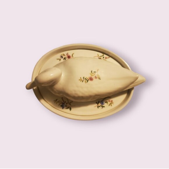 Cordon Bleu The Frieda Collection Covered Casserole Baking Dish Duck on Lid - Picture 7 of 7